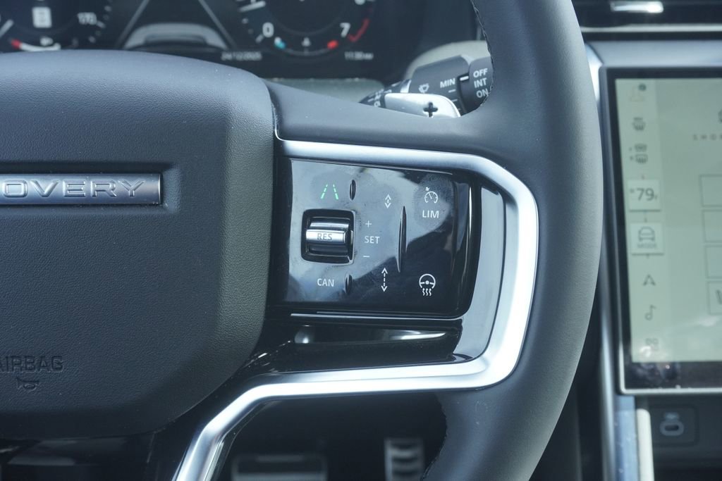 Used 2025 Land Rover Discovery Sport Dynamic SE image 13