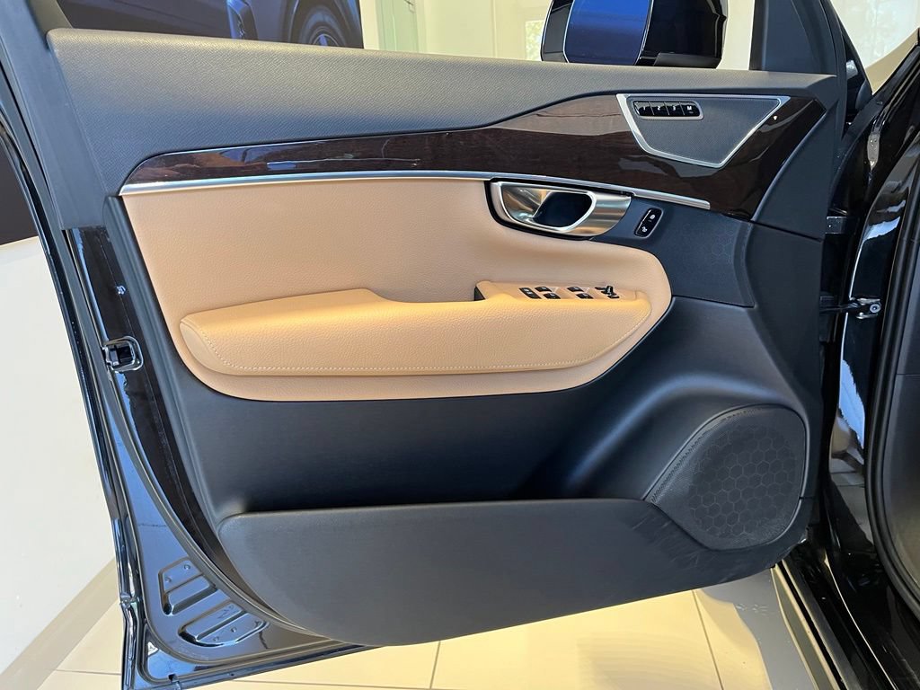 Used 2019 Volvo XC90 T6 Momentum w/ Protection Package AWD/4WD image 22