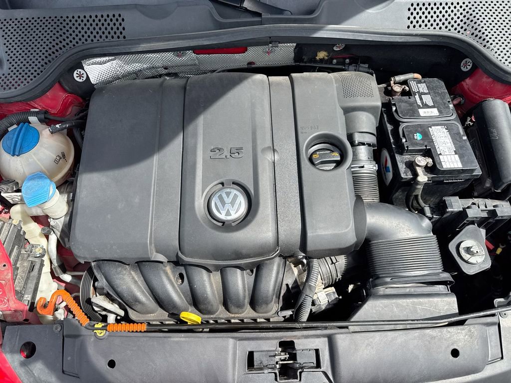 Used 2014 Volkswagen Beetle 2.5 image 24