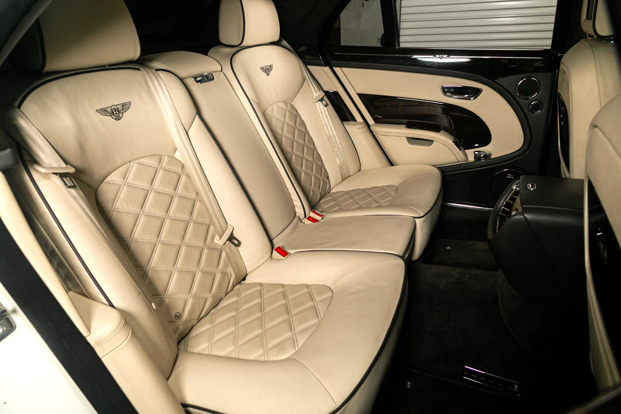 Used 2013 Bentley Mulsanne w/ Premiere Specification Pkg image 30