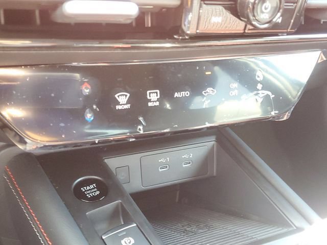 New 2026 Nissan Kicks SR FWD image 15