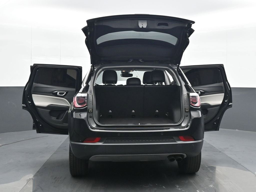 Used 2022 Jeep Compass Limited image 25