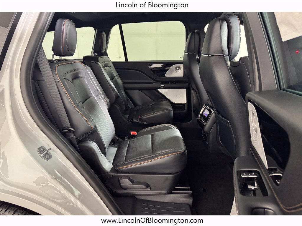 New 2027 Lincoln Aviator Black Label w/ Black Label Special Edition AWD/4WD image 11