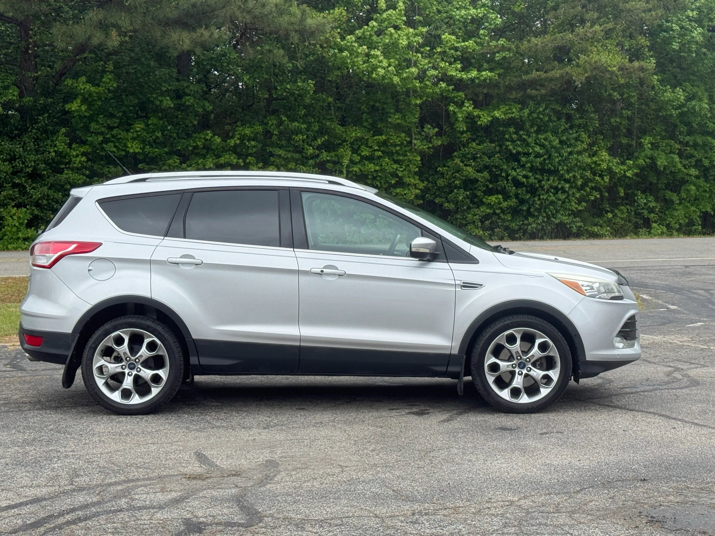 Used 2015 Ford Escape Titanium w/ Equipment Group 301A FWD image 3