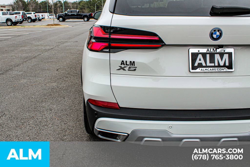 Used 2026 BMW X5 xDrive50e w/ Executive Package image 13