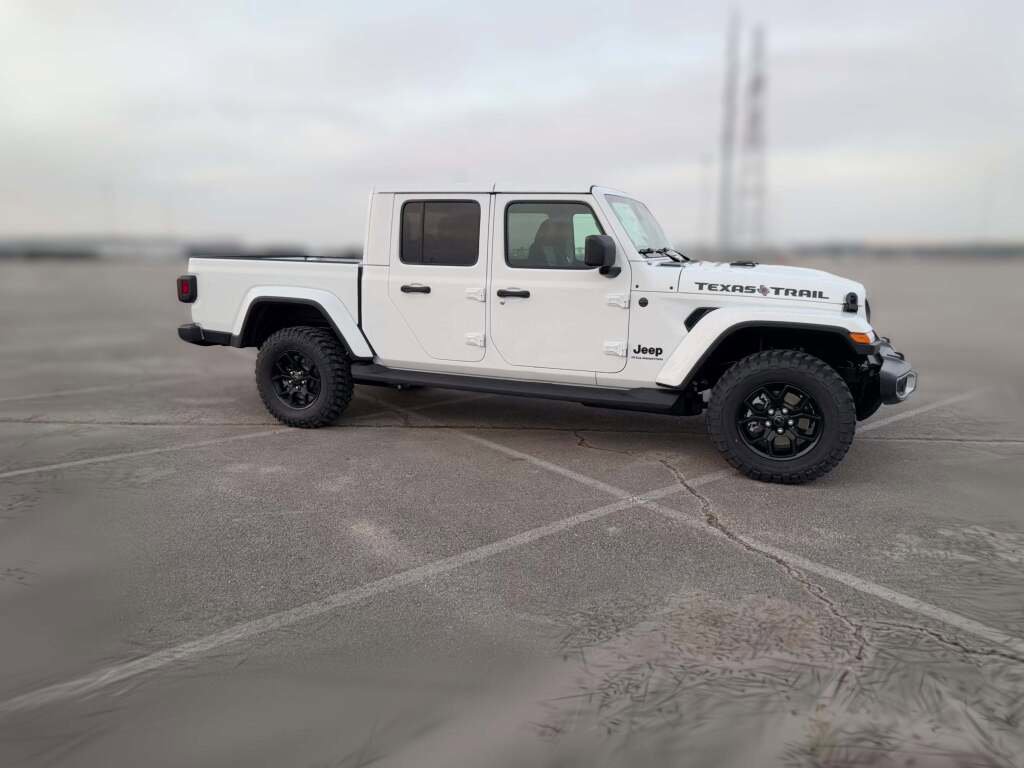 New 2026 Jeep Gladiator Sport image 15