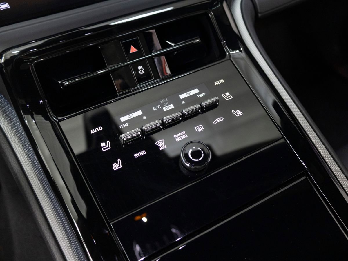 New 2025 Porsche Panamera 4 AWD/4WD image 17