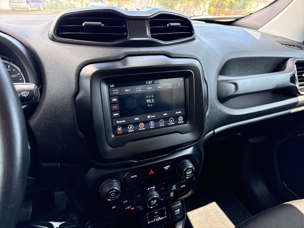 Used 2020 Jeep Renegade Altitude FWD image 18