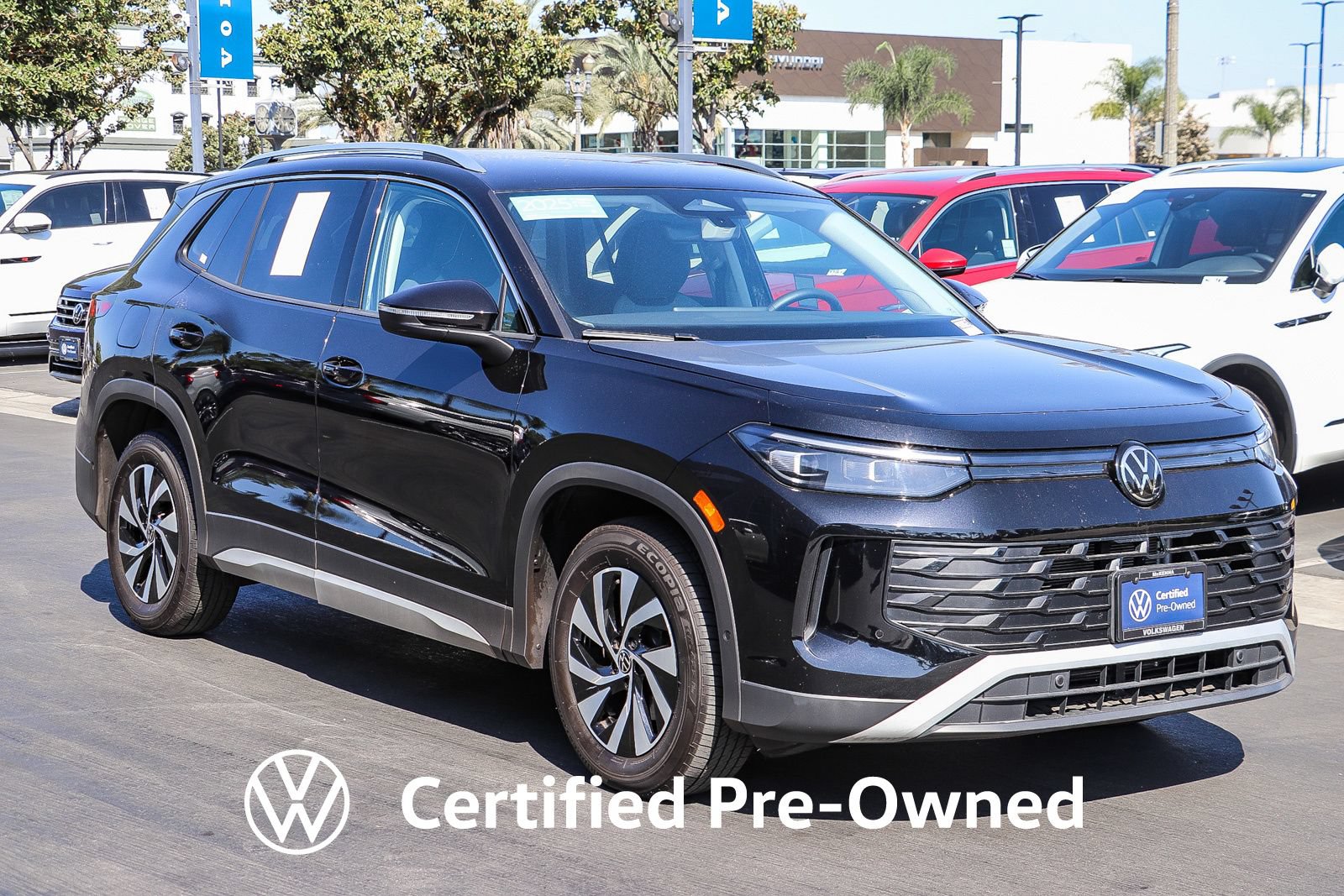 Used 2025 Volkswagen Tiguan S FWD image 4