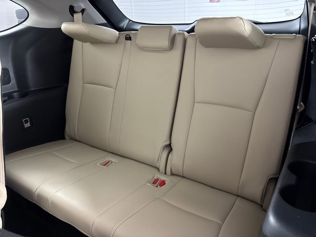 Certified 2025 Toyota Highlander XLE image 31