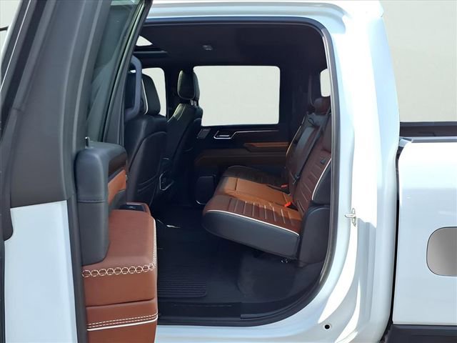 Used 2024 GMC Sierra 3500 Denali Ultimate image 11
