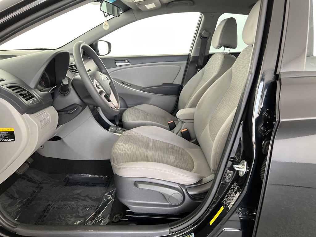 Used 2016 Hyundai Accent SE w/ Option Group 02 image 11