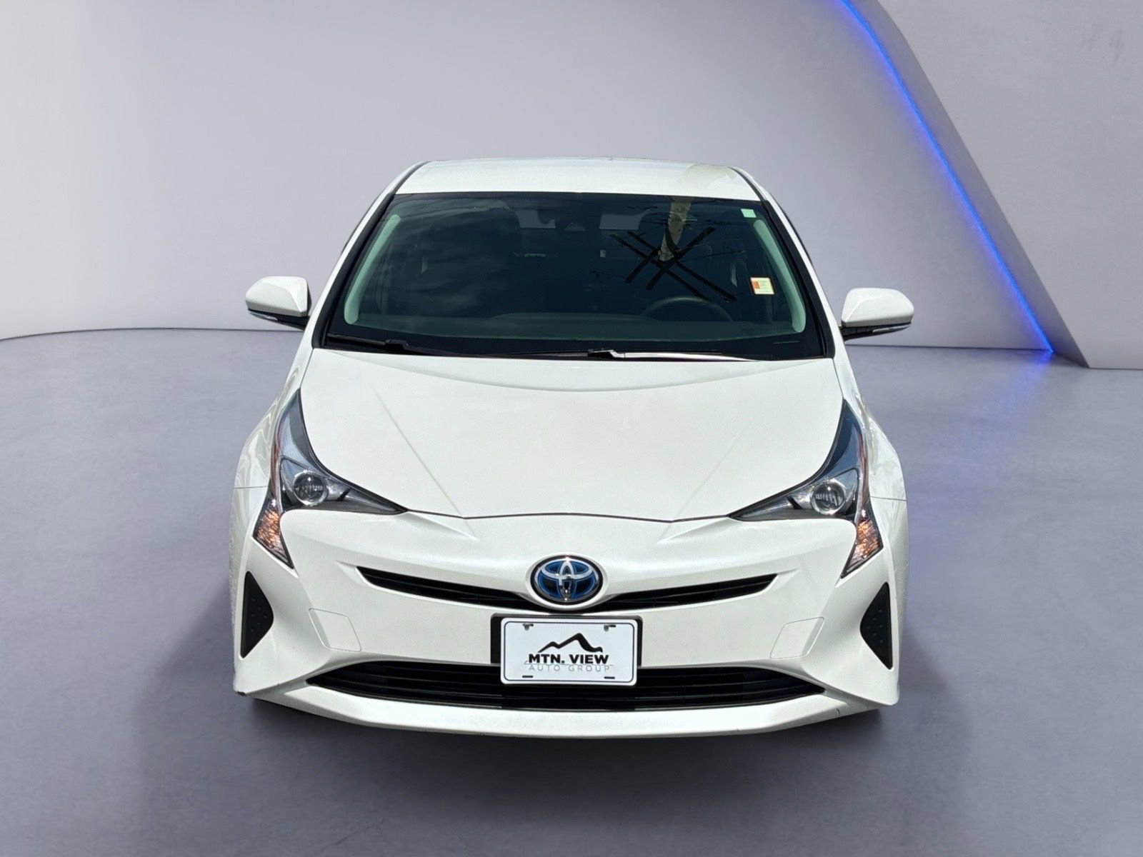 Used 2018 Toyota Prius Two image 9