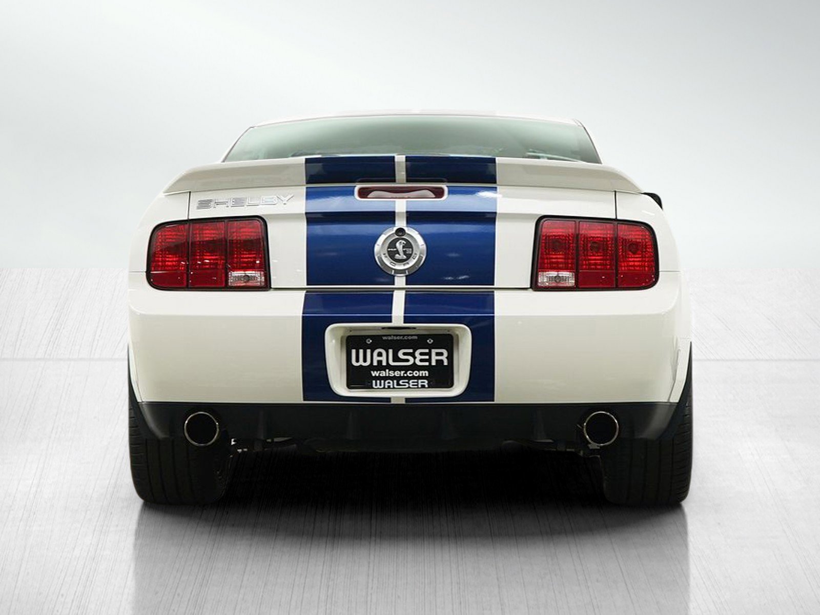 Used 2007 Ford Mustang Shelby GT500 RWD image 4