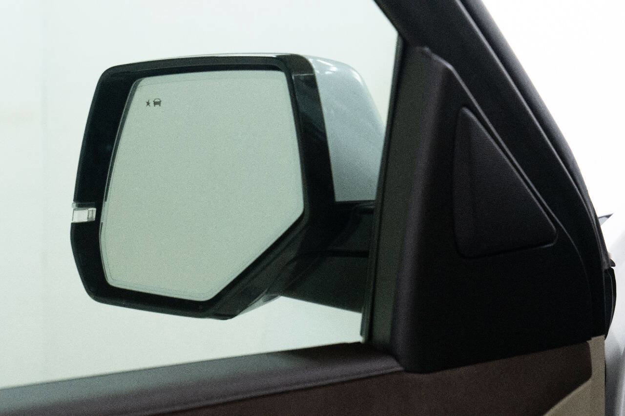 Used 2016 Cadillac Escalade ESV Premium AWD/4WD image 12