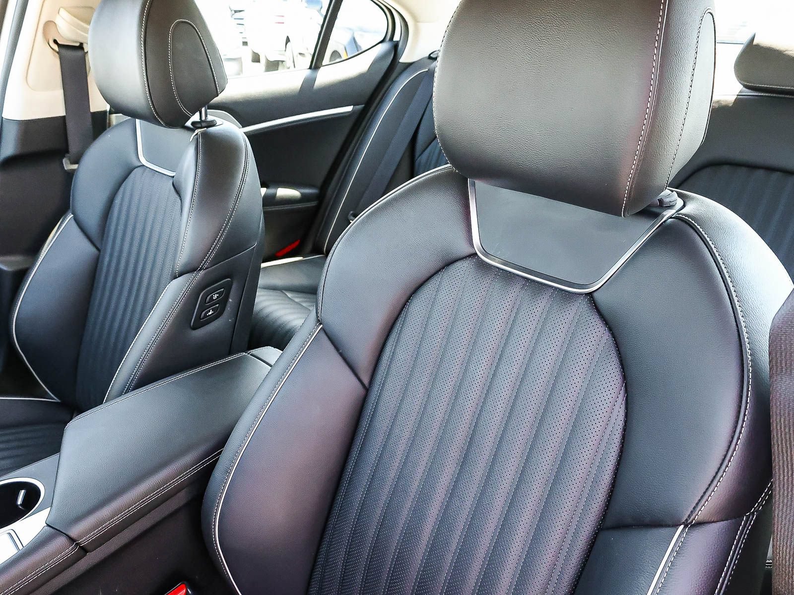 Used 2026 Genesis G70 2.5T Prestige RWD image 29