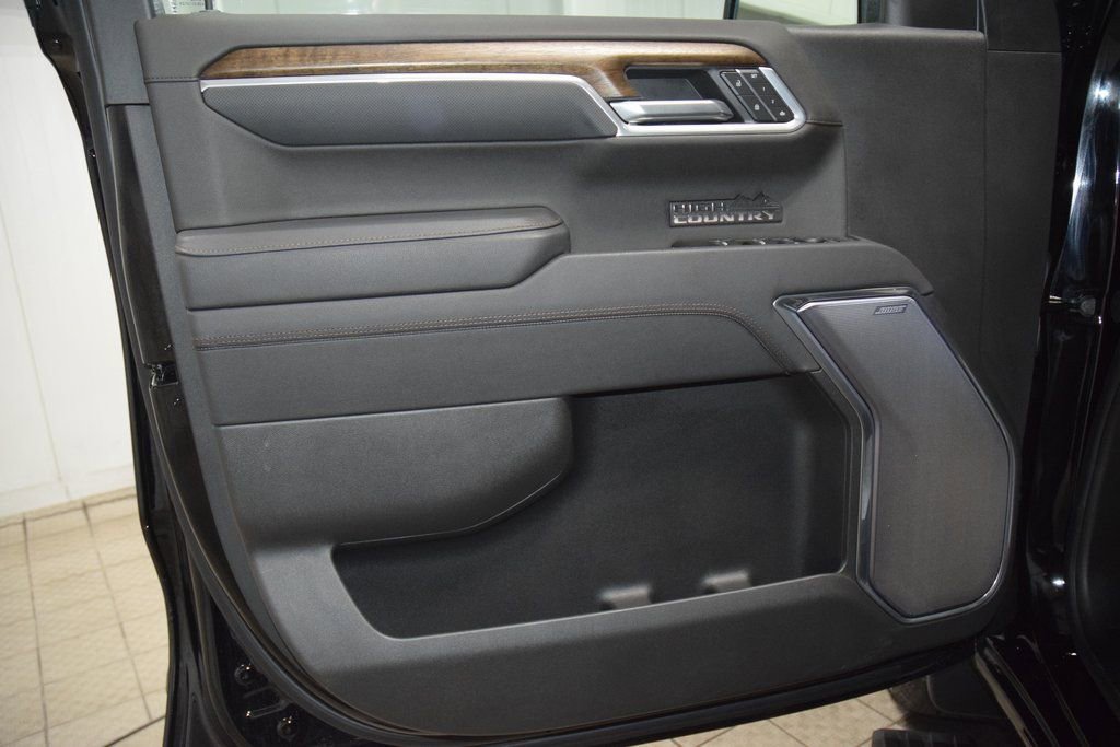 Used 2025 Chevrolet Silverado 1500 High Country w/ Midnight Edition image 46