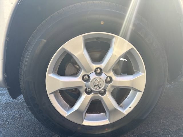Used 2009 Toyota RAV4 Limited AWD/4WD image 23