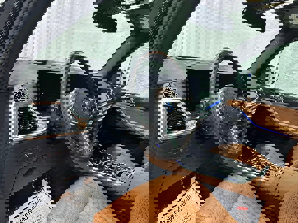 Used 2026 BMW X5 xDrive50e image 15