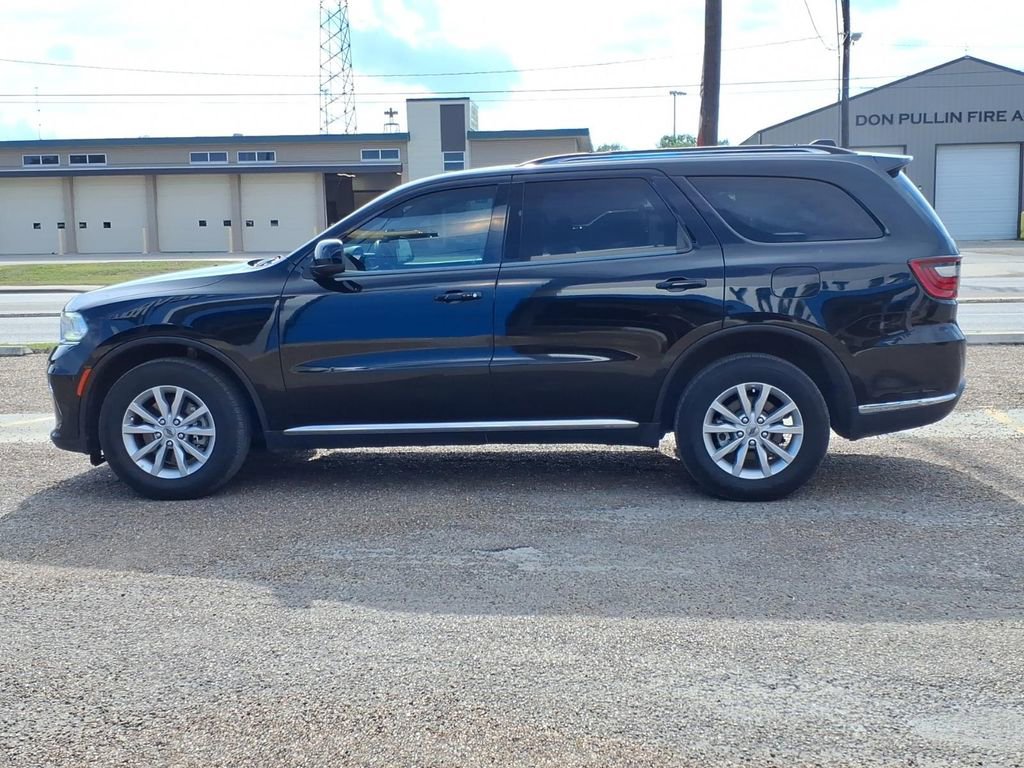 Used 2022 Dodge Durango SXT AWD/4WD image 2