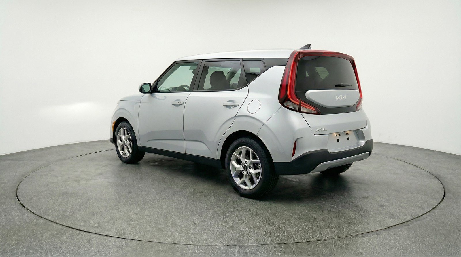 Used 2025 Kia Soul LX w/ LX Technology Package FWD image 6