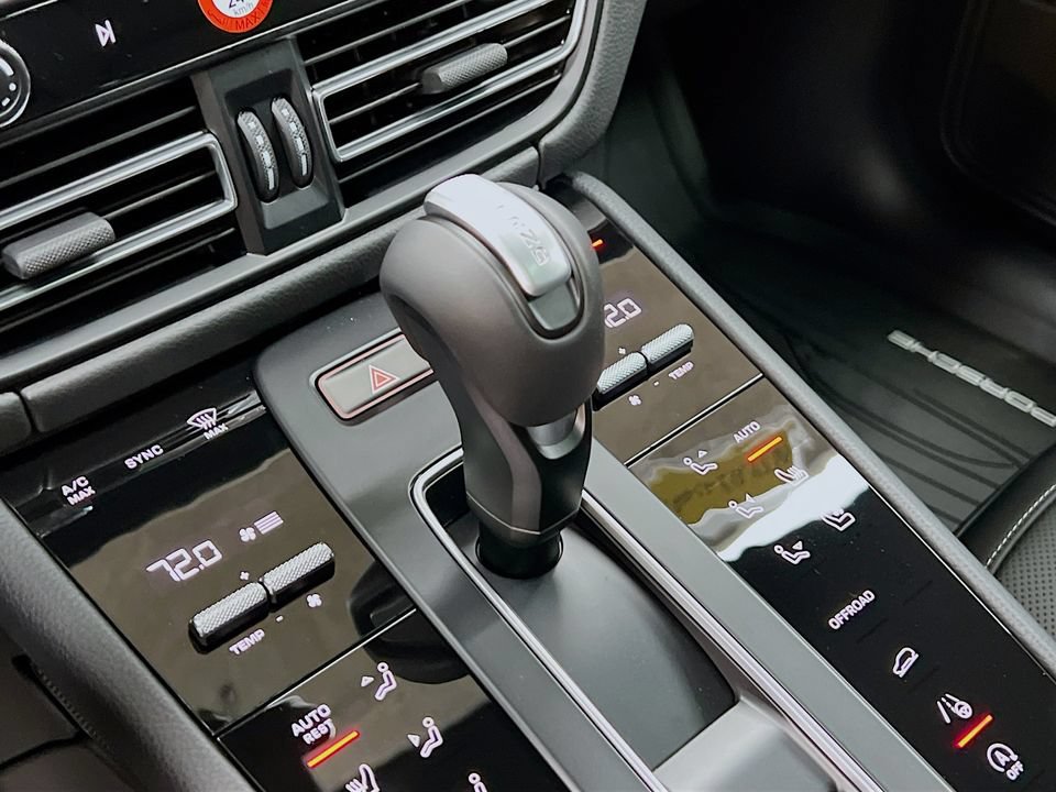 New 2026 Porsche Macan AWD/4WD image 19