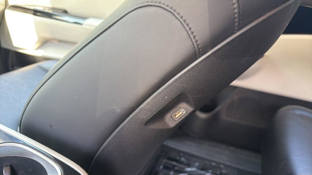 Used 2023 Kia Carnival EX FWD image 17