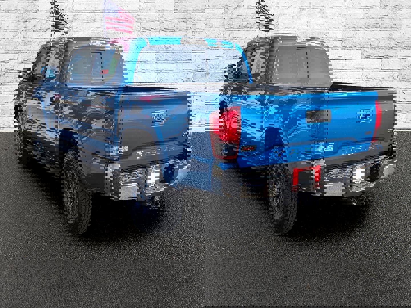 Used 2018 Toyota Tacoma SR5 image 8