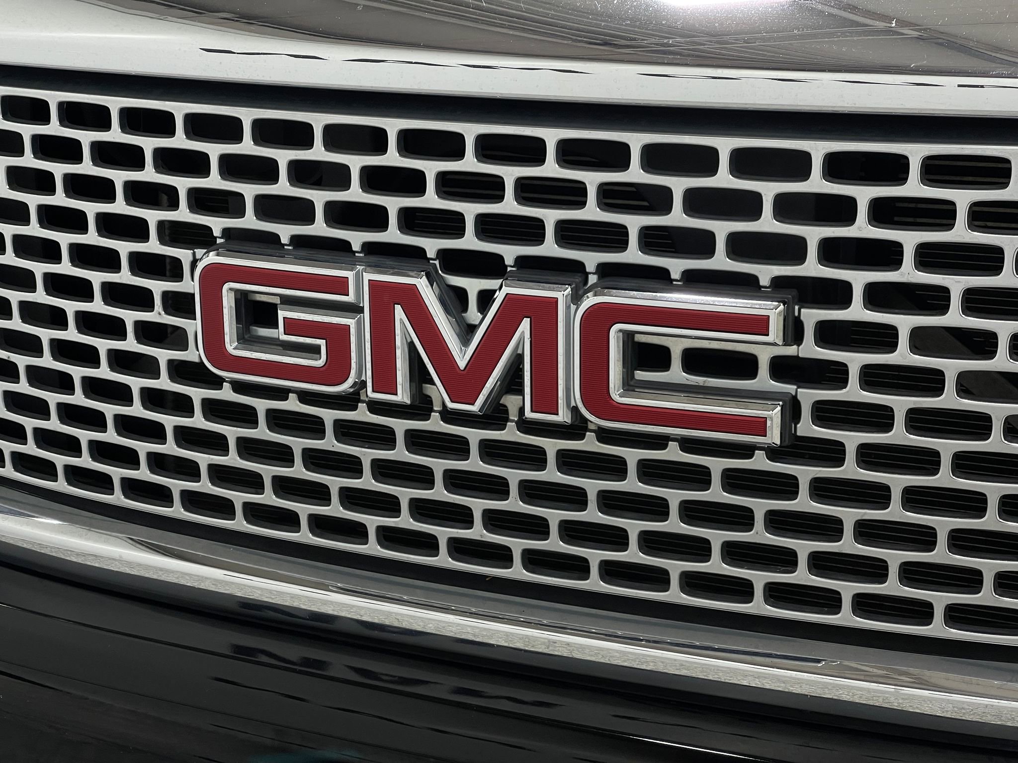 Used 2014 GMC Sierra 1500 Denali w/ Driver Alert Package image 36