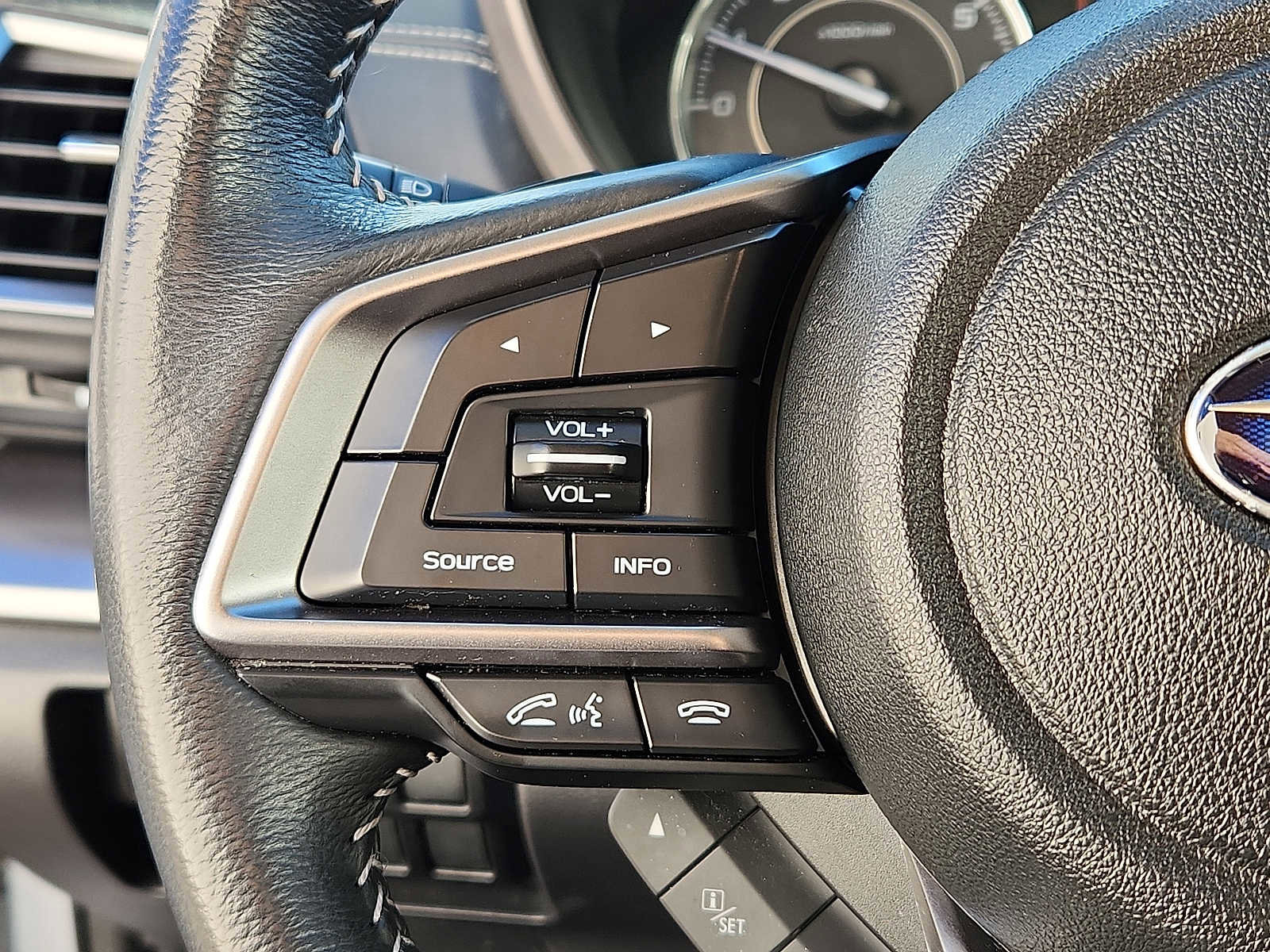 Used 2023 Subaru Impreza 2.0i Limited image 20