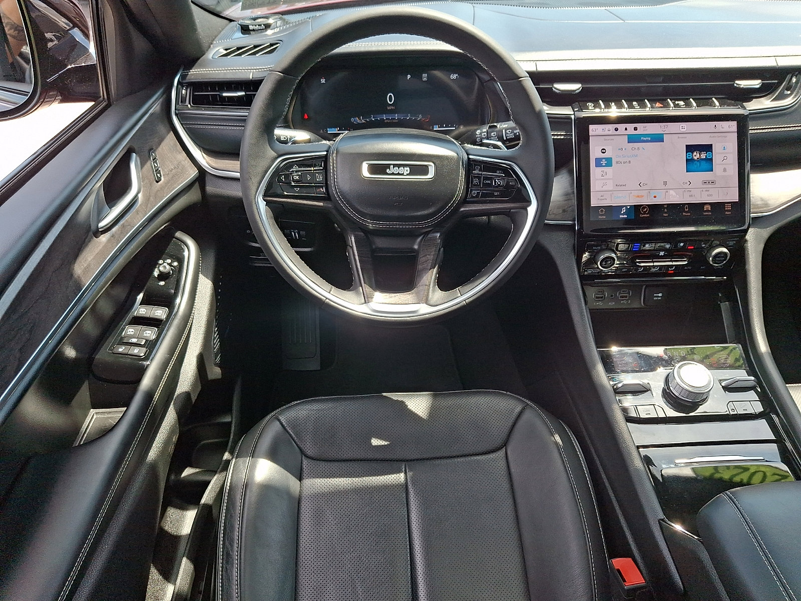 Used 2023 Jeep Grand Cherokee L Overland AWD/4WD image 12