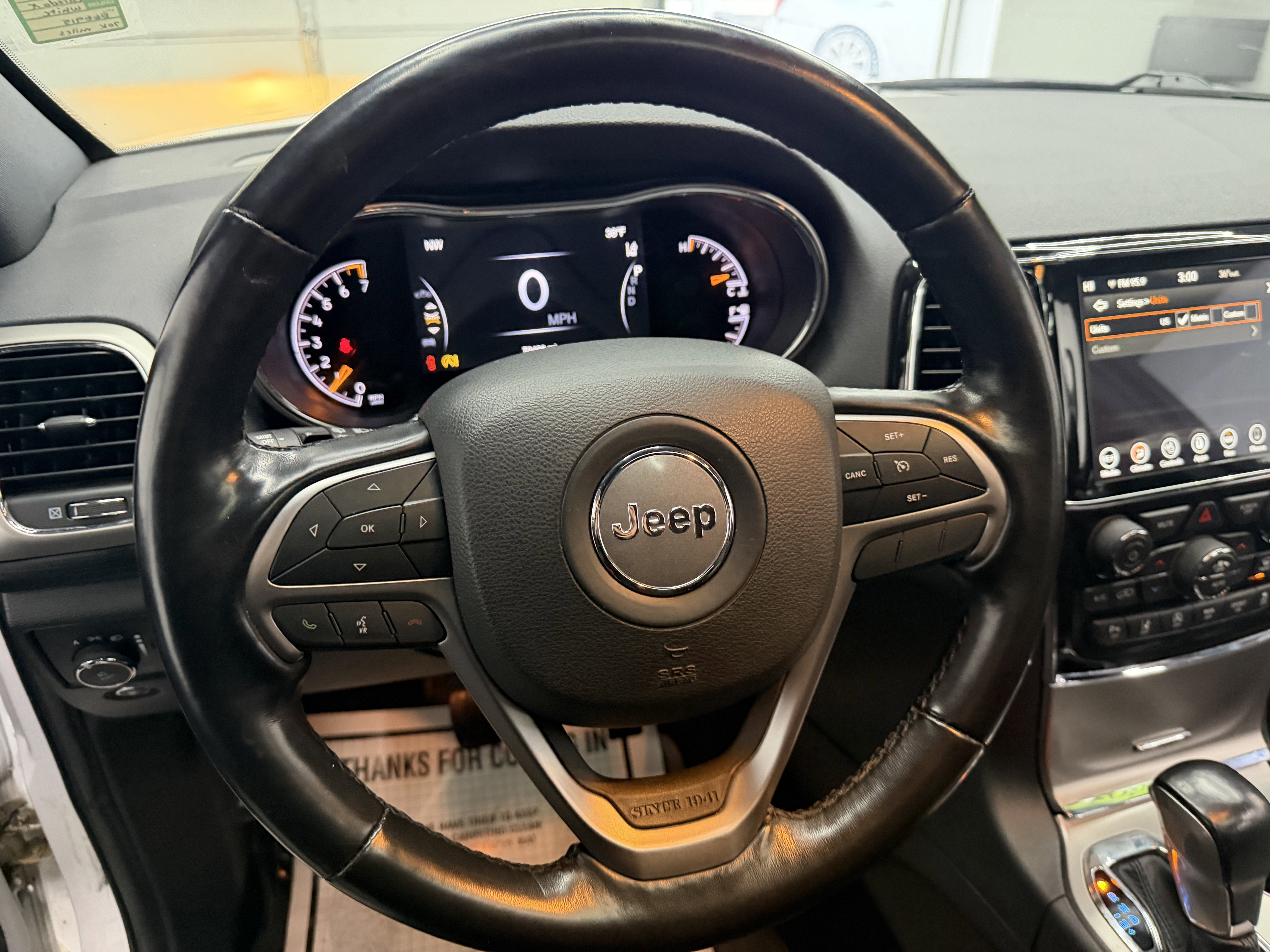 Used 2021 Jeep Grand Cherokee Laredo image 16