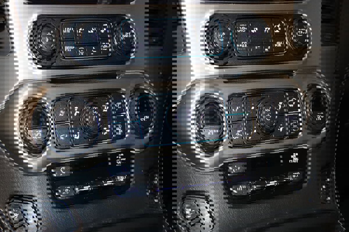 Used 2017 GMC Yukon Denali w/ Open Road Package image 54