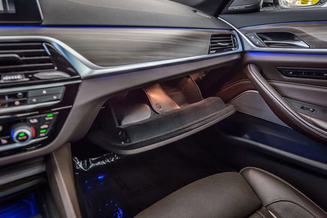 Used 2018 BMW 540i w/ M Sport Package RWD image 37