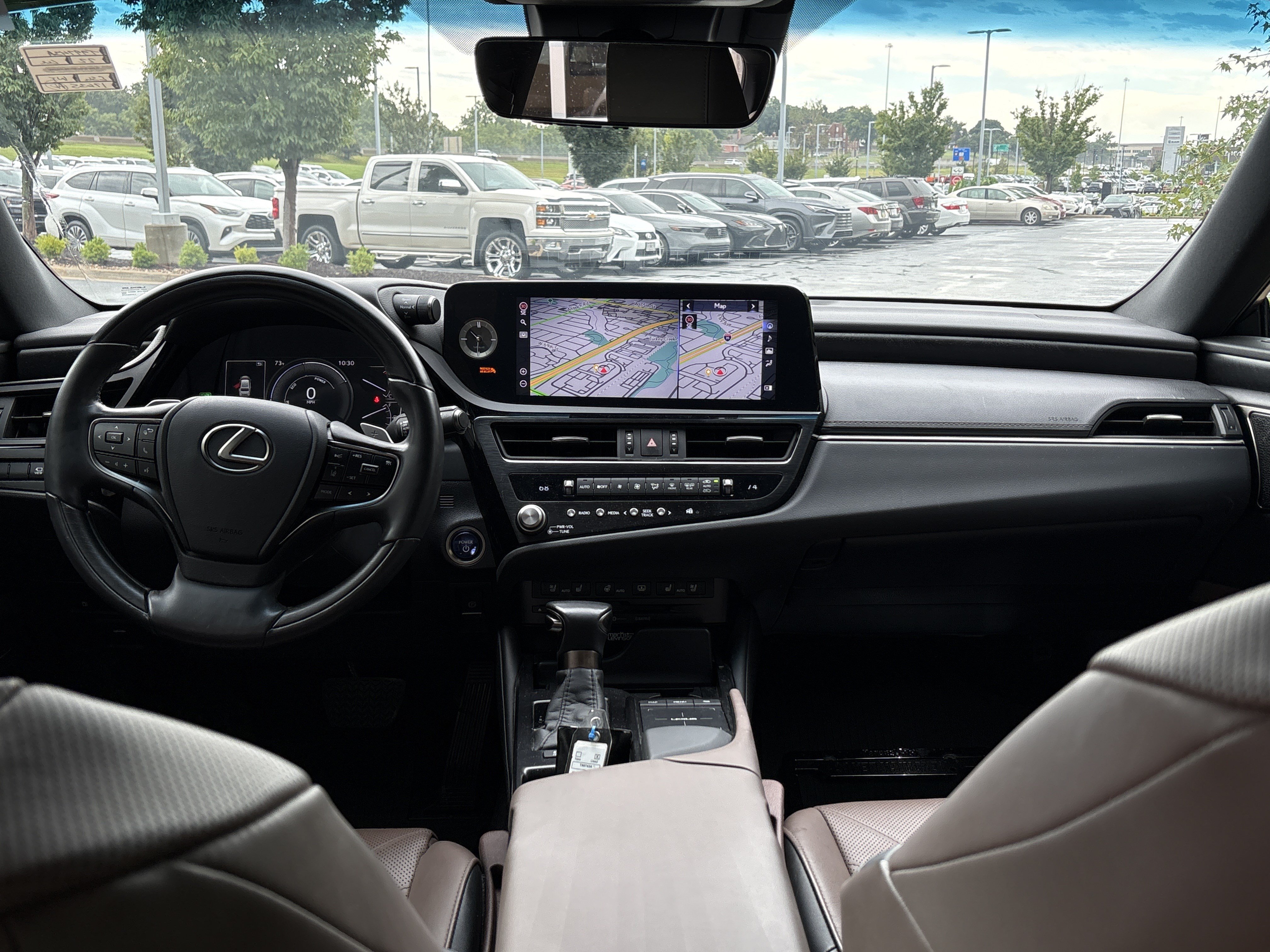 Certified 2022 Lexus ES 300h w/ Accessory Package FWD image 29