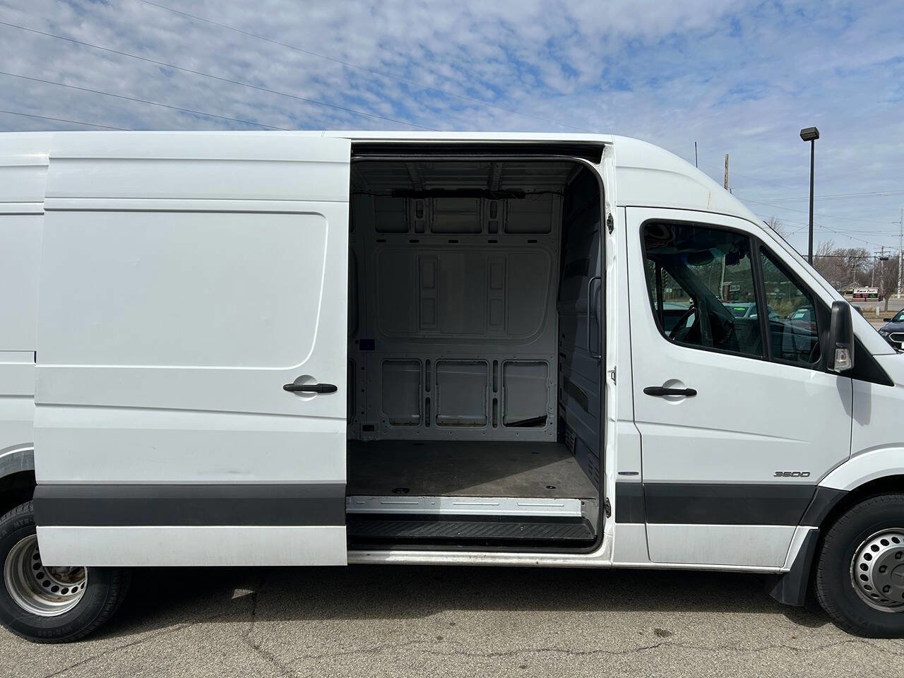 Used 2015 Mercedes-Benz Sprinter 3500 image 4