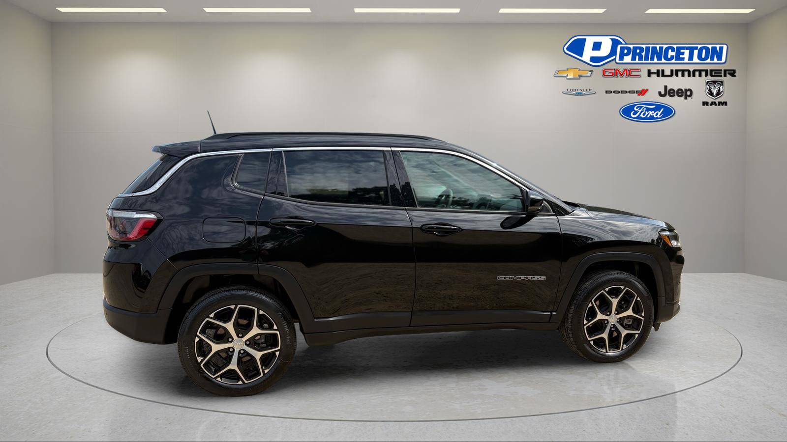 Used 2024 Jeep Compass Limited image 8