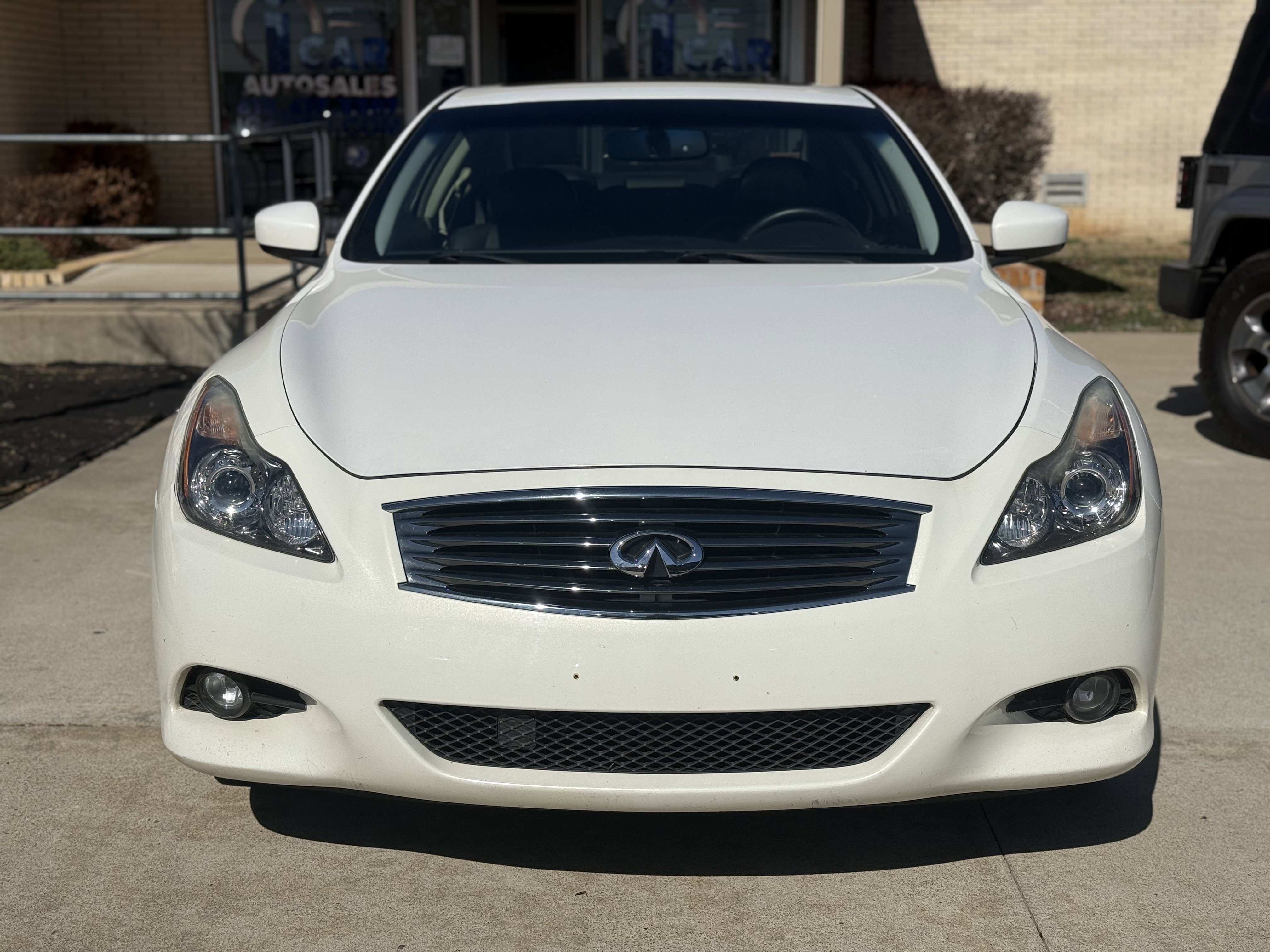 Used 2014 INFINITI Q60 AWD Coupe w/ Premium Package image 2