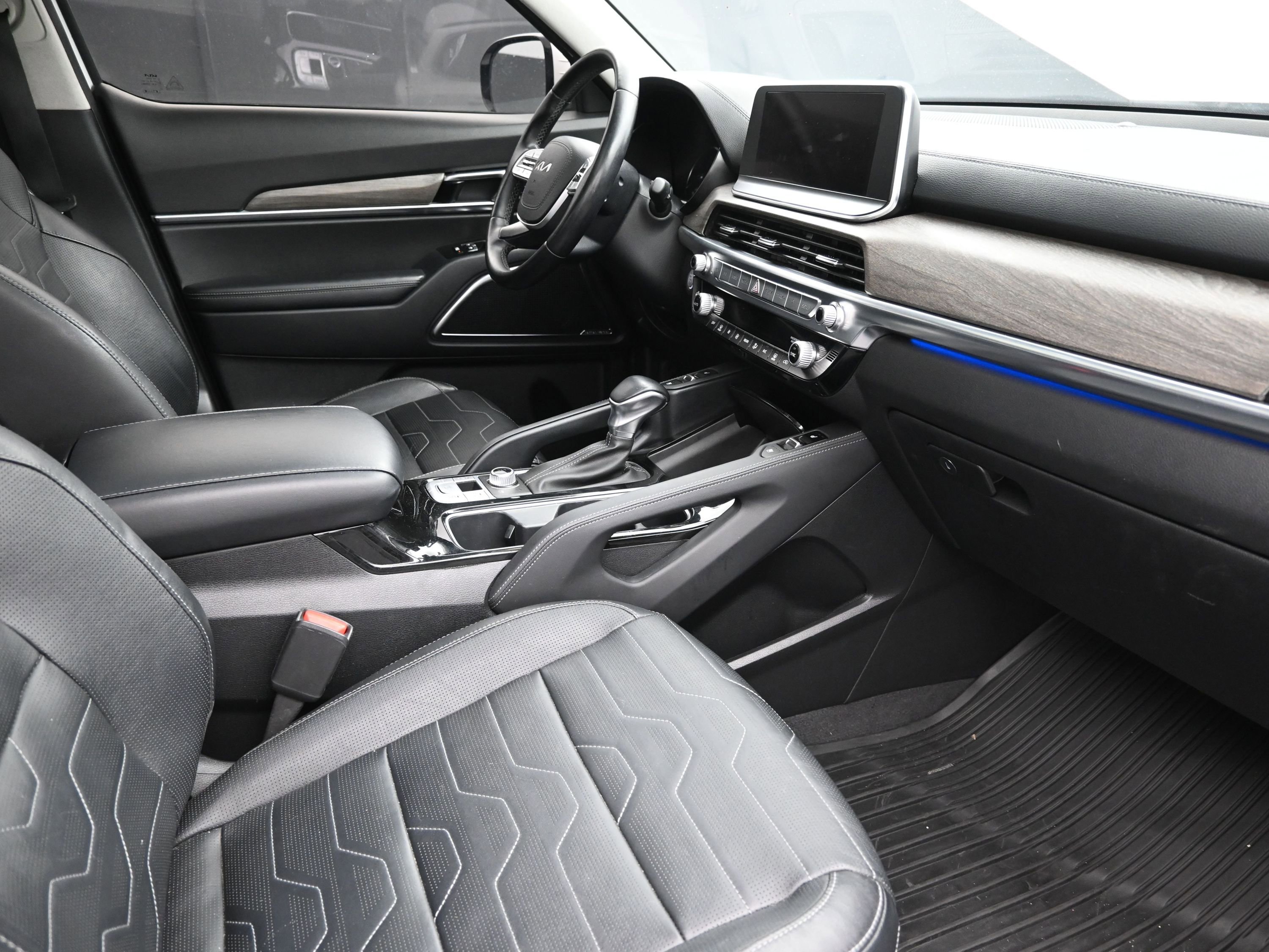 Used 2022 Kia Telluride SX w/ SX Prestige Package image 28