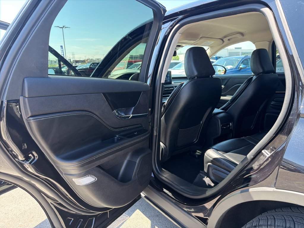 Used 2023 Lincoln Corsair AWD image 30