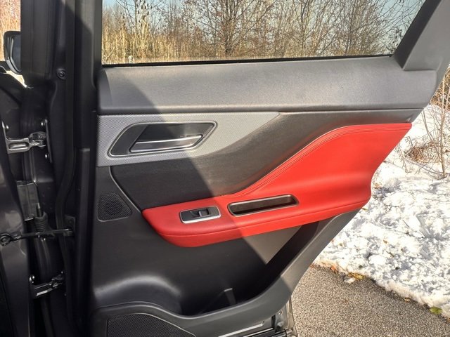 Used 2017 Jaguar F-PACE S image 21