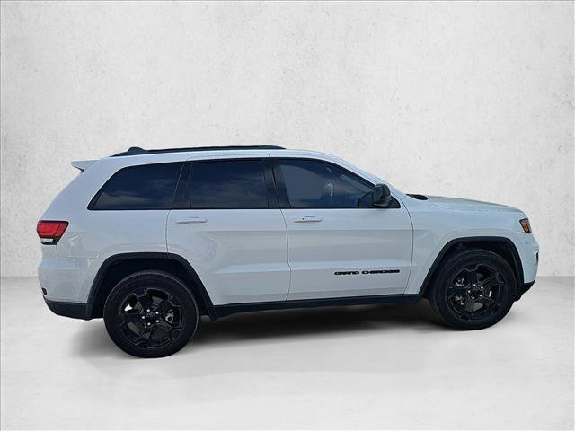 Used 2018 Jeep Grand Cherokee Laredo image 6