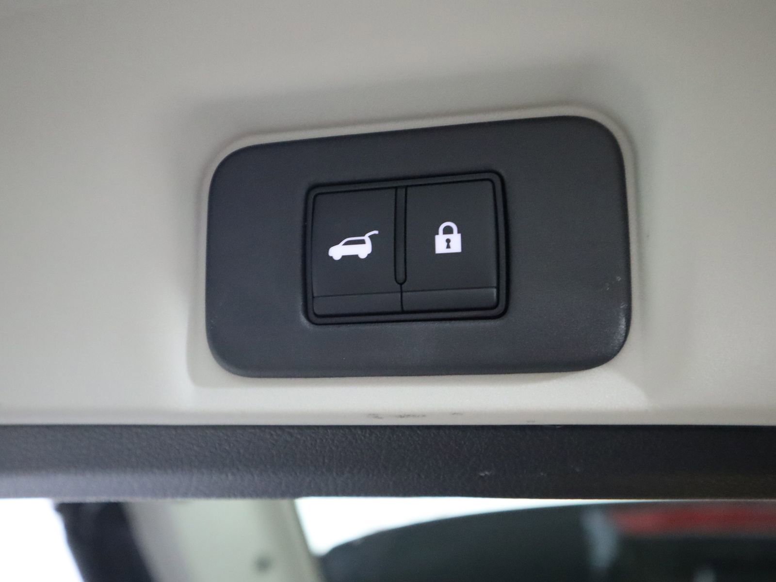 Used 2024 Nissan Ariya AWD image 15