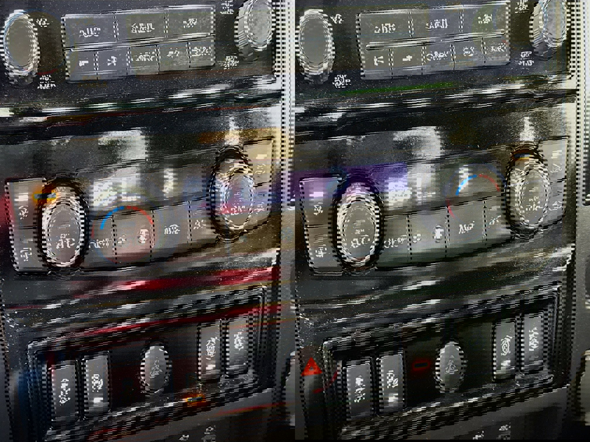 Used 2024 Nissan Titan PRO-4X w/ Pro-4x Convenience Package image 17