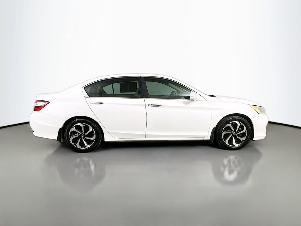 Used 2017 Honda Accord EX-L image 7