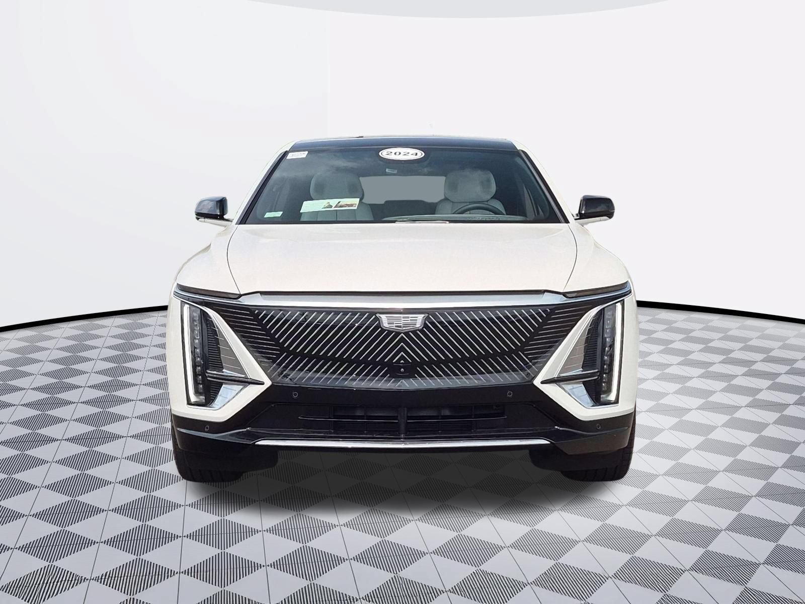 Certified 2024 Cadillac Lyriq Luxury AWD/4WD image 3