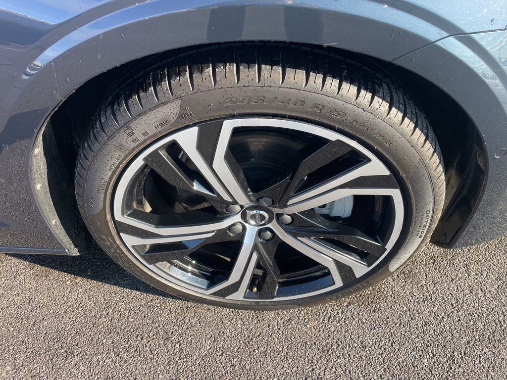 Certified 2023 Volvo S60 B5 Plus w/ Climate Package image 11