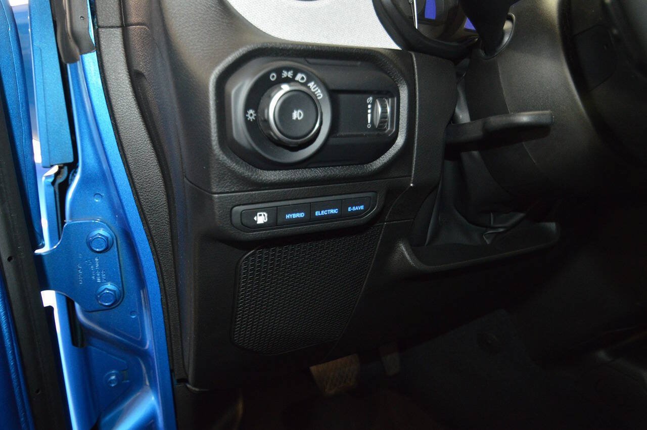 Used 2024 Jeep Wrangler Unlimited w/ Convenience Group AWD/4WD image 29