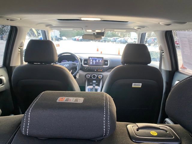 Used 2022 Hyundai Venue SEL image 10