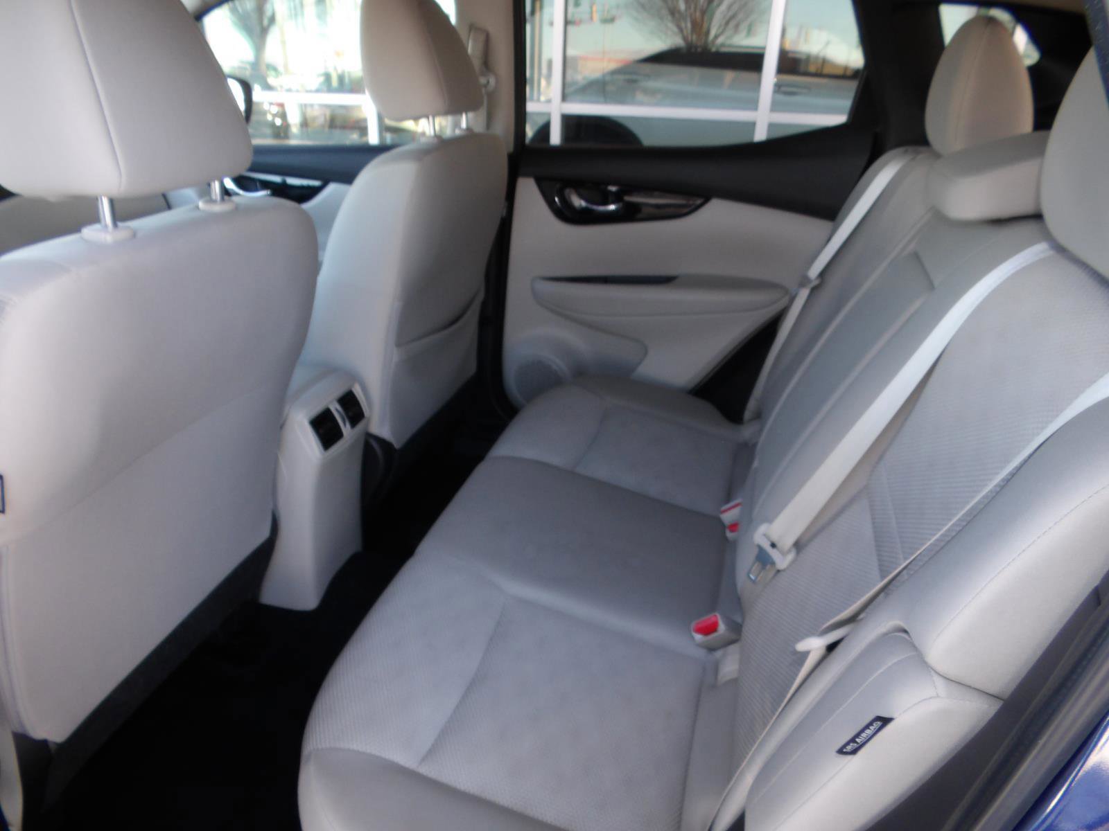 Certified 2022 Nissan Rogue Sport SV image 17